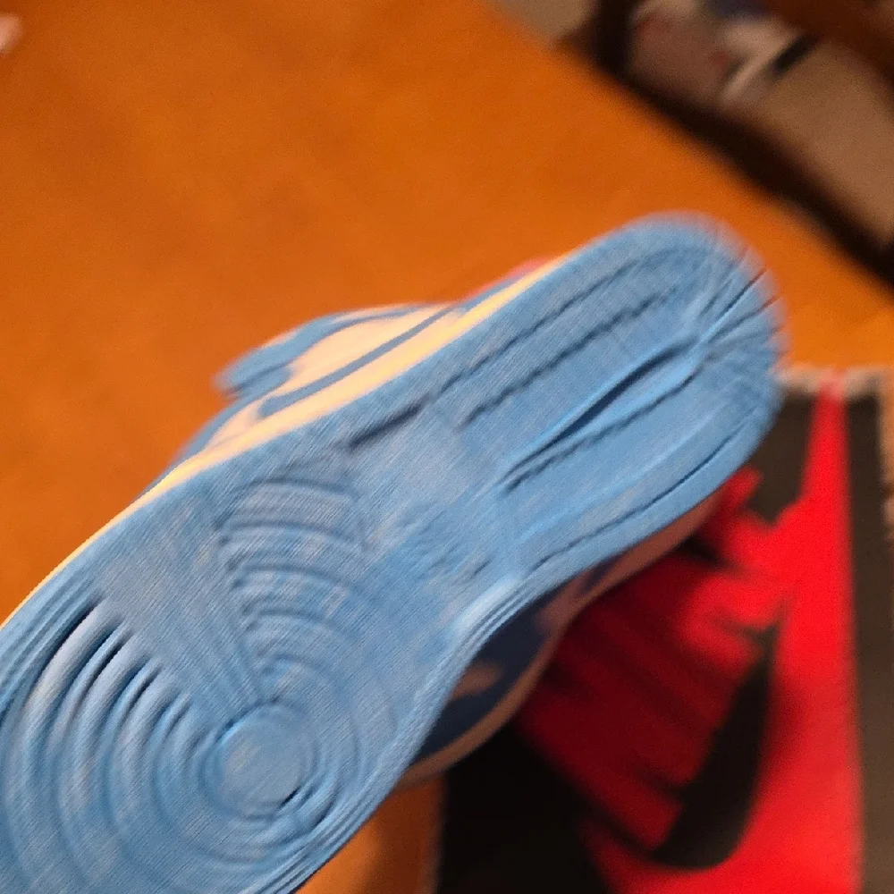 Nike Air High-Tops in Blue and White - Picture 6 of 8